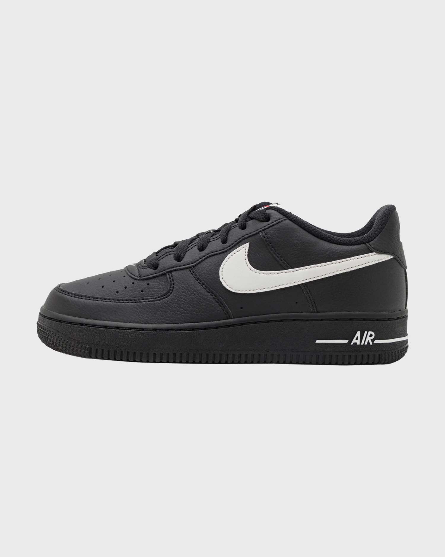 NIKEAirForce1GSZwartWitVA